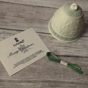 Vintage 1992 Lladro Christmas Bell collectible